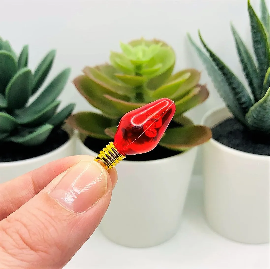 4 or 20 Pieces: Red Christmas Lightbulb 3D Acrylic Charms